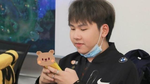 桃小菁的|FPX赛前迎来好消息，刘青松出院重回首发，Bo并未上场！
