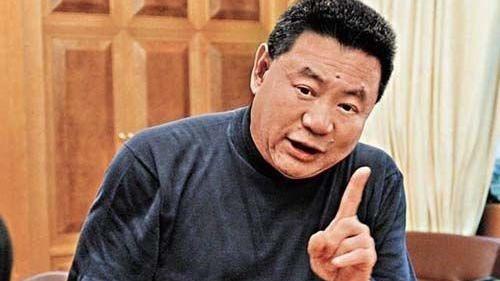 刘銮雄 一条裤子就20万，一生喝掉10亿的洋酒，却至今没给郑州水灾捐款