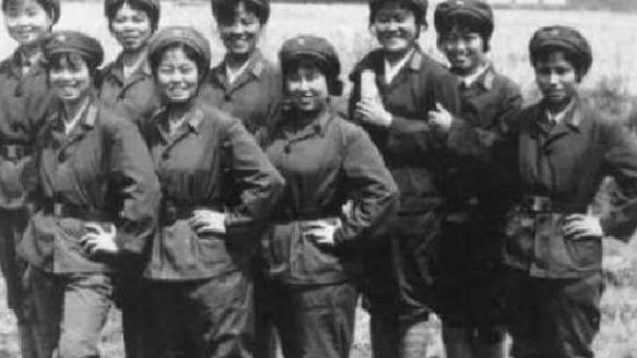 中年女同学的自救|长条山战役：我军劝和，越南女兵却无一投降，去世时连军装都没穿