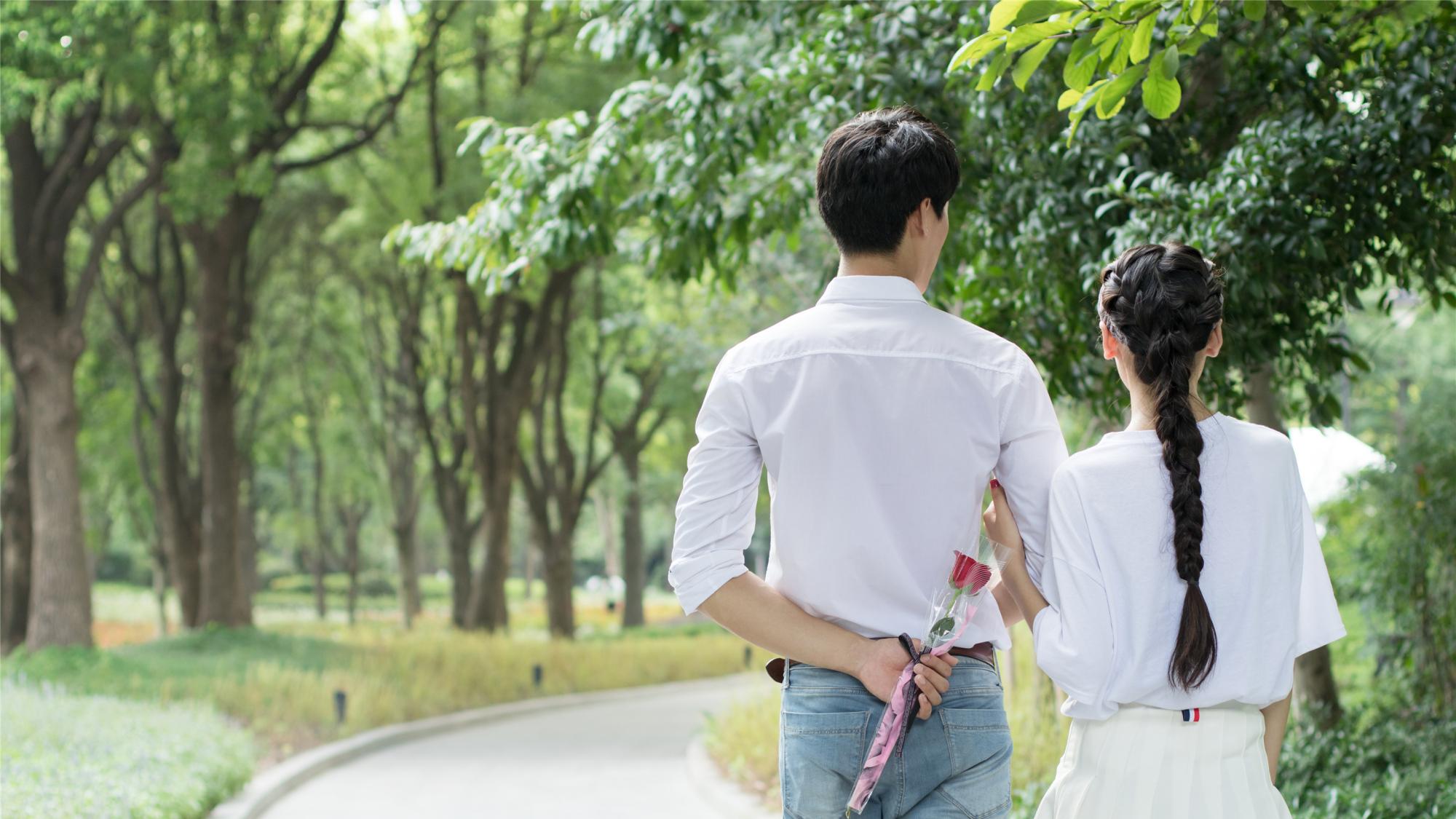 说爱|事实上，两个人会不会“发生关系”，第一次见面就决定了