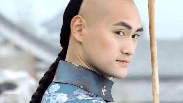 发型|清朝的发型真是“阴阳头”吗？别被电视剧骗了，让现代人难以接受