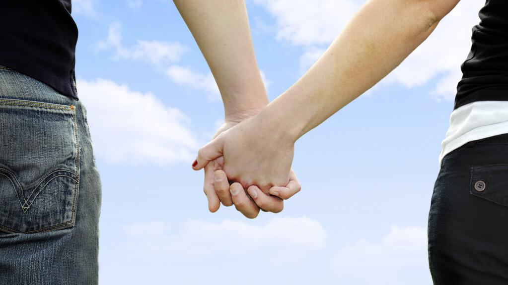 廿八先生|保姆式妻子，丧偶式育儿，女人最大的悲哀，是嫁给长不大的男孩！