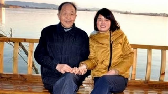 豆豆小糖果|38岁女教师爱上65岁清洁工：我爱你，纯粹的你，不在乎年龄和职业