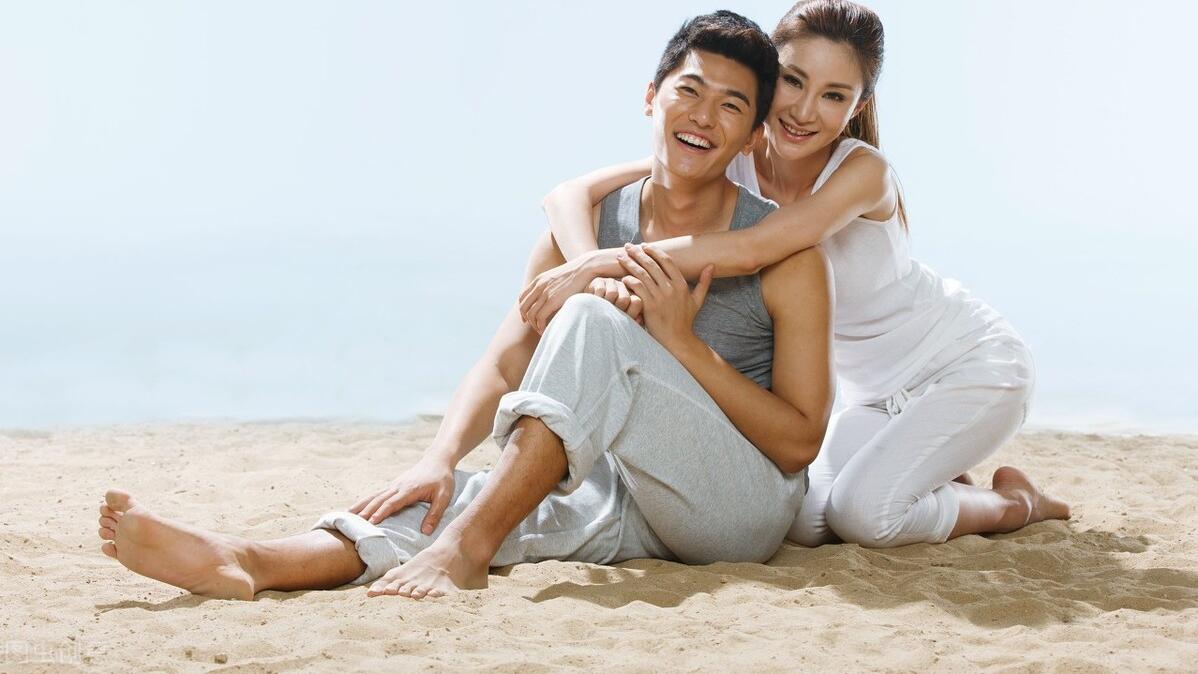 情感故事糖糖|出轨大15岁上司，当他离婚时，我也厌倦了