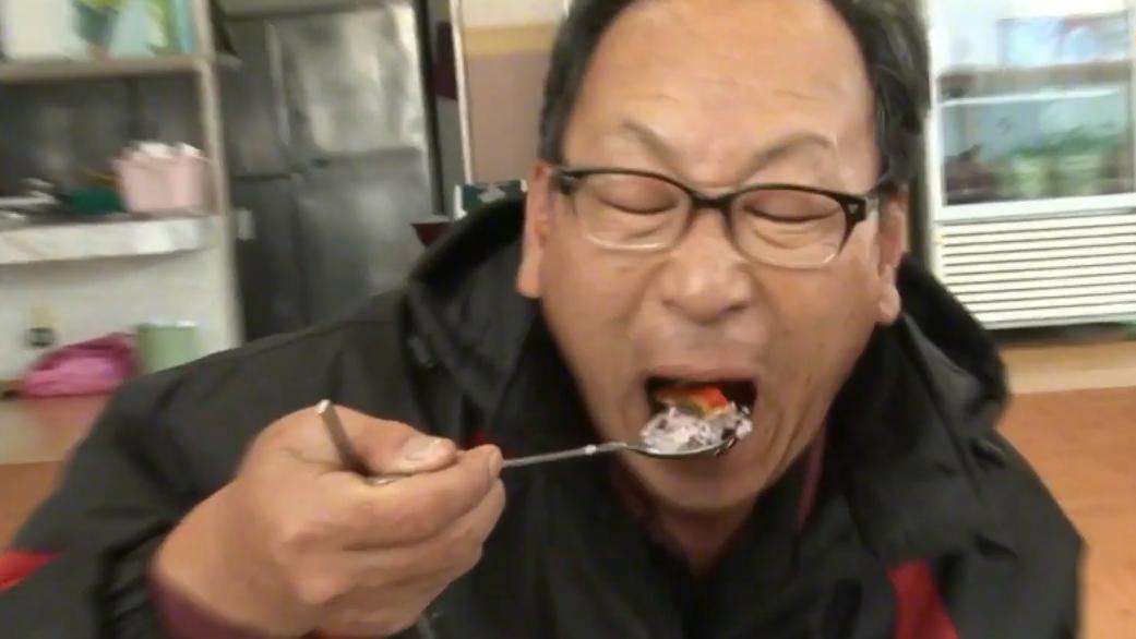 馒头|韩国大叔吃味精上瘾38年，一人吃掉5500斤味精，身体发生怎样改变