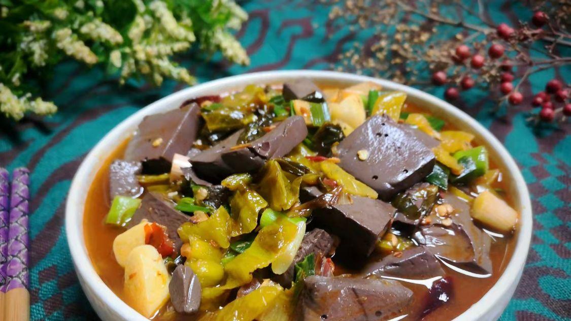 酸菜|天冷时，一定要吃这道暖身菜，酸爽开胃，没放肉，却比肉还好吃！