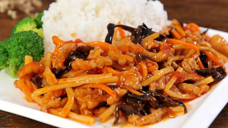 厨师|厨师教你4个小技巧，学会后无论炒啥肉丝都滑嫩鲜香，不老也不腥