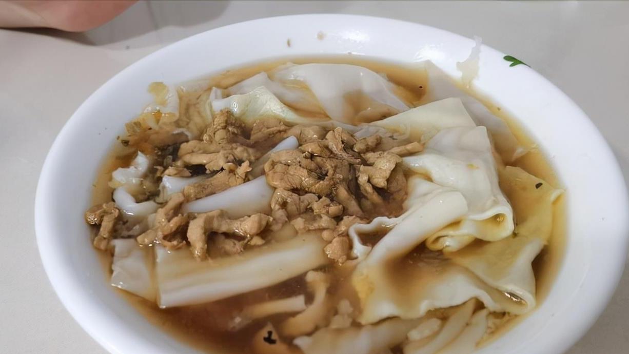 面条|浙江大叔15年来只做一种早餐，5元1碗1天卖500碗，环境差还吃得欢