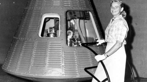 太空 贝佐斯太空之旅中，这位82岁高龄女飞行员，被选上究竟有多难？