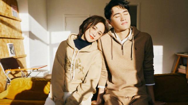 张歆艺|张歆艺夫妇高调秀恩爱！两人对望太甜蜜，张歆艺瘦了颜值就大飙升