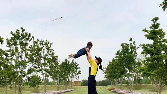 伏玟晓|主持人伏玟晓讲述坎坷历程，经历两段失败感情，对爱情仍有期望