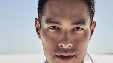 参观杨祐宁住的豪宅，花不少钱打造顶级厨房，平时喜欢下厨做饭