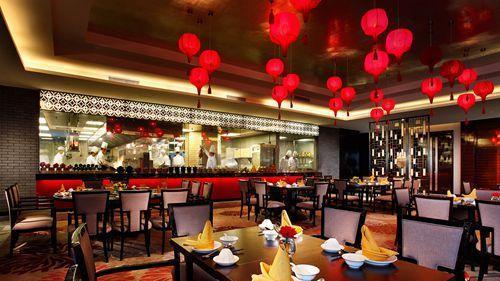 快餐|为什么现在街边饭馆大多是快餐店，正经卖炒菜的饭馆越来越少了？