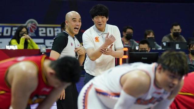 祝铭震|沈梓捷和贺希宁为啥事争执？沈梓捷透露内幕，杨毅说得更直接