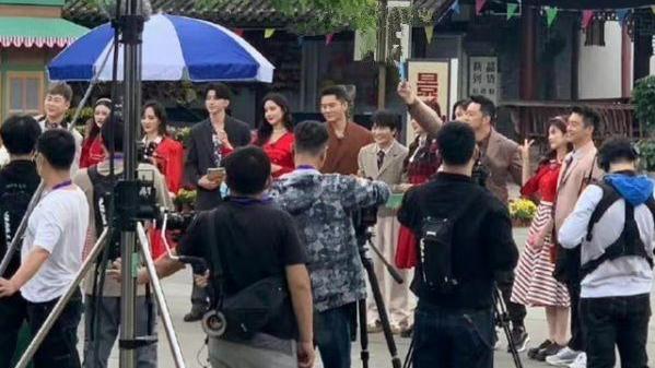 奔跑吧兄弟|最新一季《奔跑吧》首期节目主题是父母爱情，飞行嘉宾有四女一男