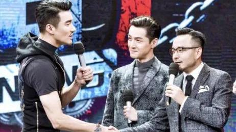 胡歌|胡兵和胡歌一起合影，胡歌身高185都显矮了，他们都是黄金单身汉