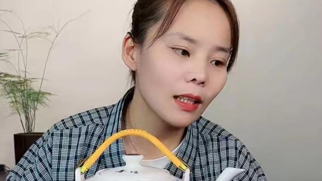 带货|换号了？熊磊开直播带货手工瓷碗，打折后一个碗仍需78元引热议