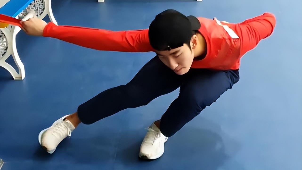 林孝埈|中国红穿在身上！短道归化名将正式备战，头号劲敌却遭意外打击