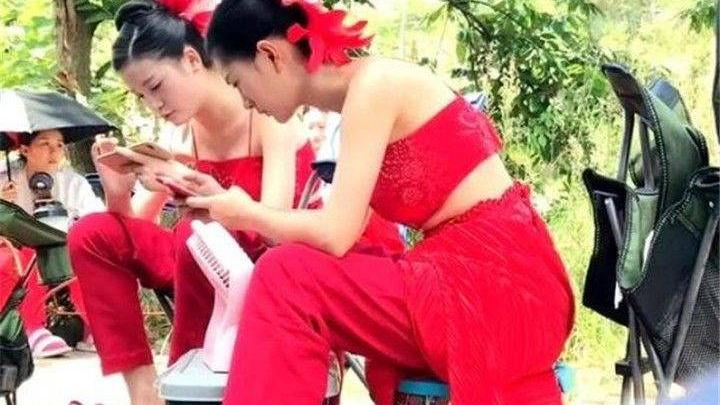 横店|横店群演现状，校花校草随处可见，大学生成“潜规则”对象