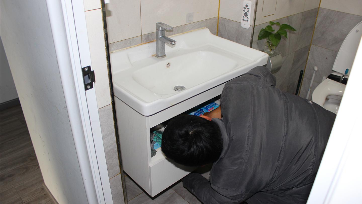 家装鼓捣记1：浴室柜还是要能放东西的才好用