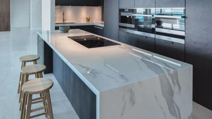 橱柜台面用哪种材质好？对比常见的4种材料，才发现我家装错了