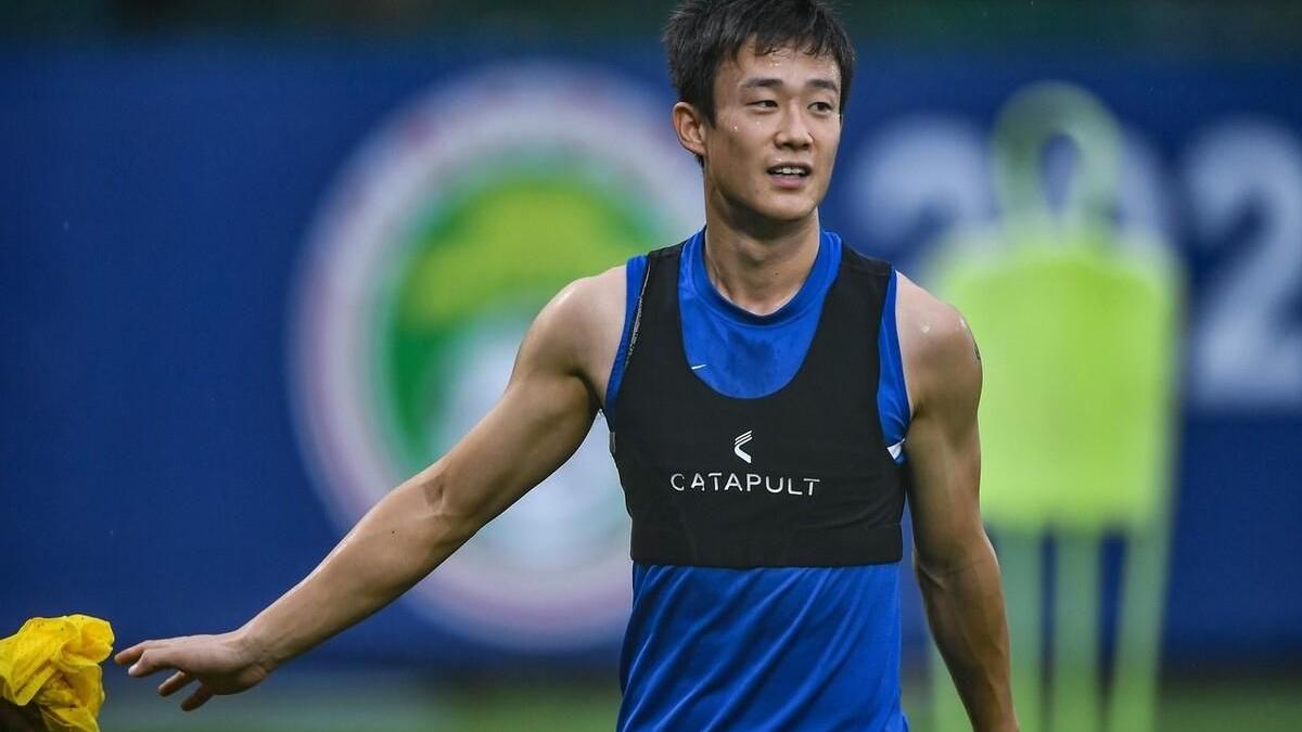 |中超4消息：张OK加盟中乙队，蒿俊闵不会退役，巴里奥斯谈恒大