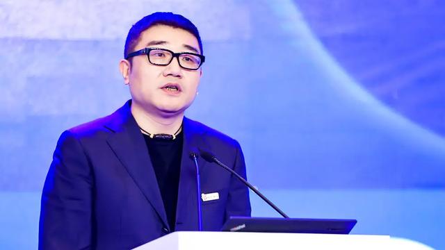 徐新|刘强东卸任京东集团CEO，总裁徐雷接棒，负责日常运营管理