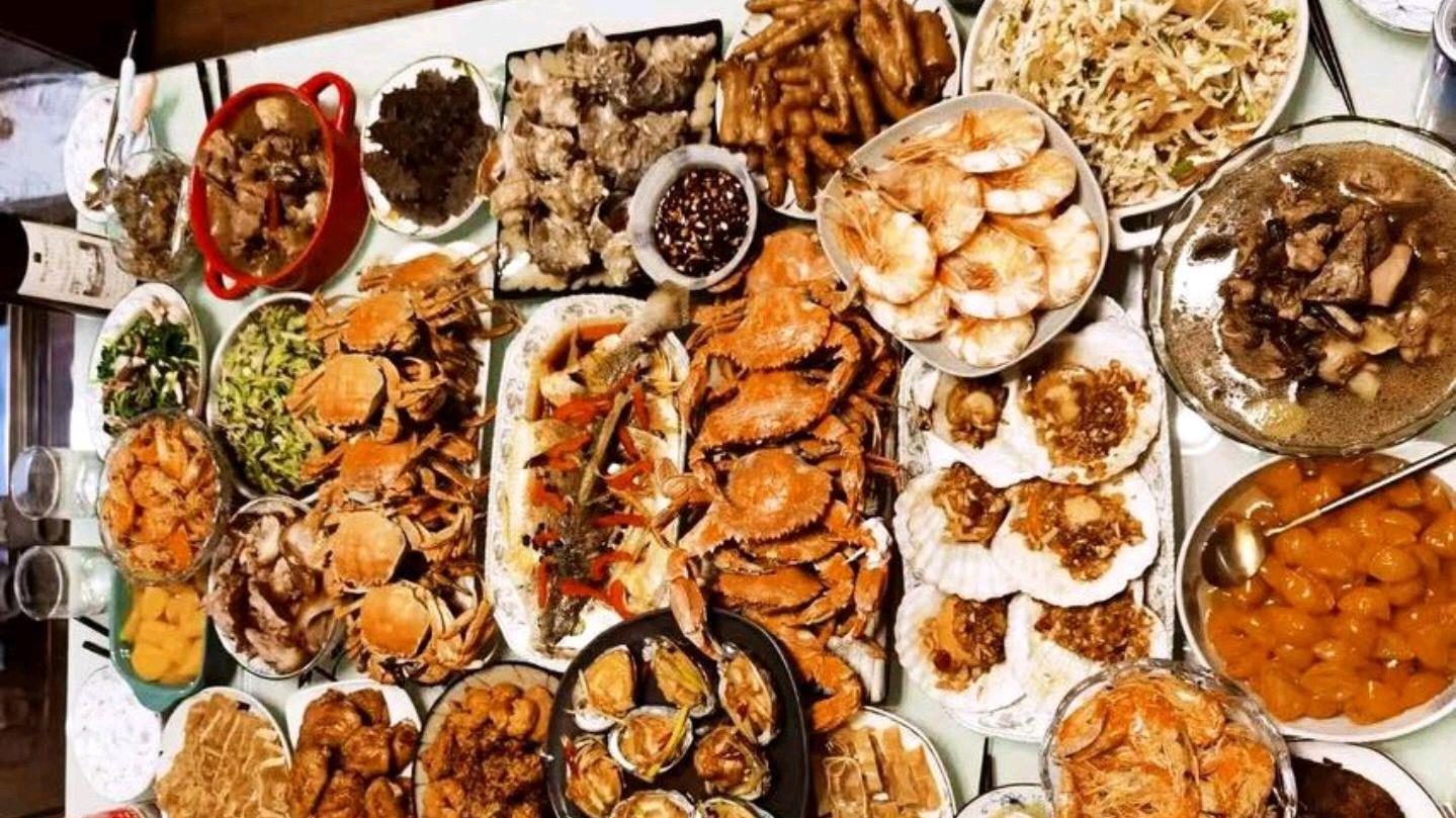 |春晚都说年夜饭，你们那里什么时候吃年夜饭？