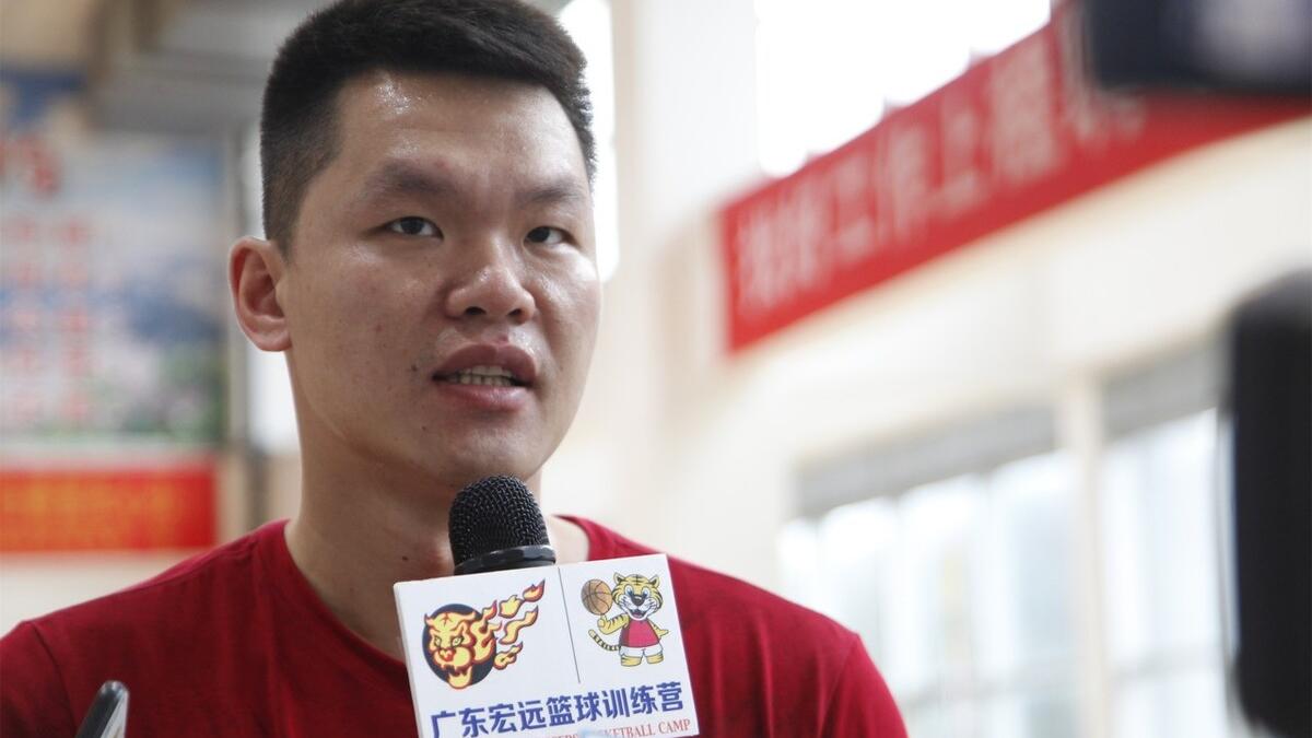 广东男篮|周鹏接班人被火速提拔！2米08新星跃升一队，杜锋朱芳雨终于等到