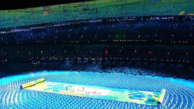 张艺谋|张艺谋妻子晒儿子被耶鲁大学录取，引热议，网友评论亮眼！