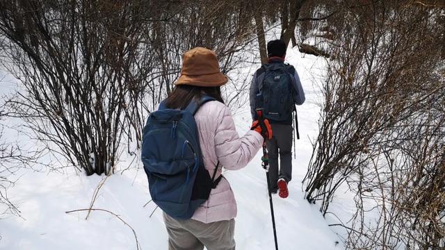 |燕羽山，初春时节的一场冰雪中的徒步