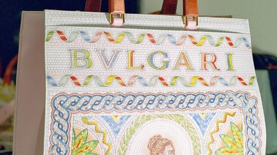 BVLGARI与巴黎新锐设计师品牌 Casablanca联名手袋发布