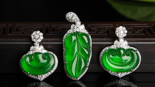 翡翠|翡翠色彩也能衡量玉石价值，购买前要了解相关知识，你学会了吗？