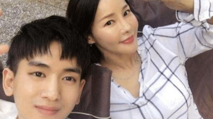 米娜|她42岁因长得太漂亮，被小17岁男生送豪车追求，如今活成了这样