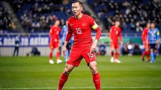 国足|国足打破沉默正式回应吃海参，态度强硬不服气，15字彻底激怒球迷