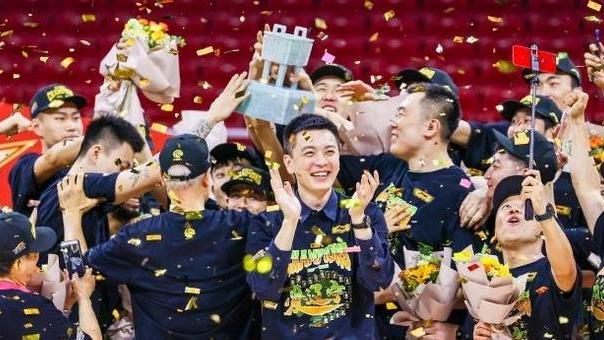 辽宁男篮|辽宁夺冠奖金有多少？真不能全怪姚明！19年广东众将是真爽！