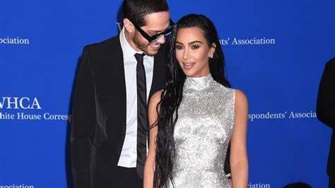 金·卡戴珊|金·卡戴珊开始憧憬第四段婚姻，预见与小男友皮特的美好未来