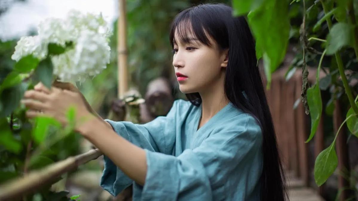 李子柒|“消失的李子柒”：停更300天被5.7亿人惦记，她到底经历了什么？