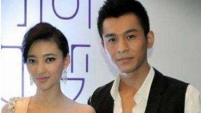 王丽坤|王丽坤陪了他8年，最好的青春都奉献给了他，他却转身娶了别人