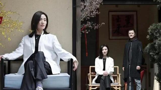 李亚鹏|梳子2亿，石头3亿，高调炫富的李亚鹏，远比我们想象的更复杂