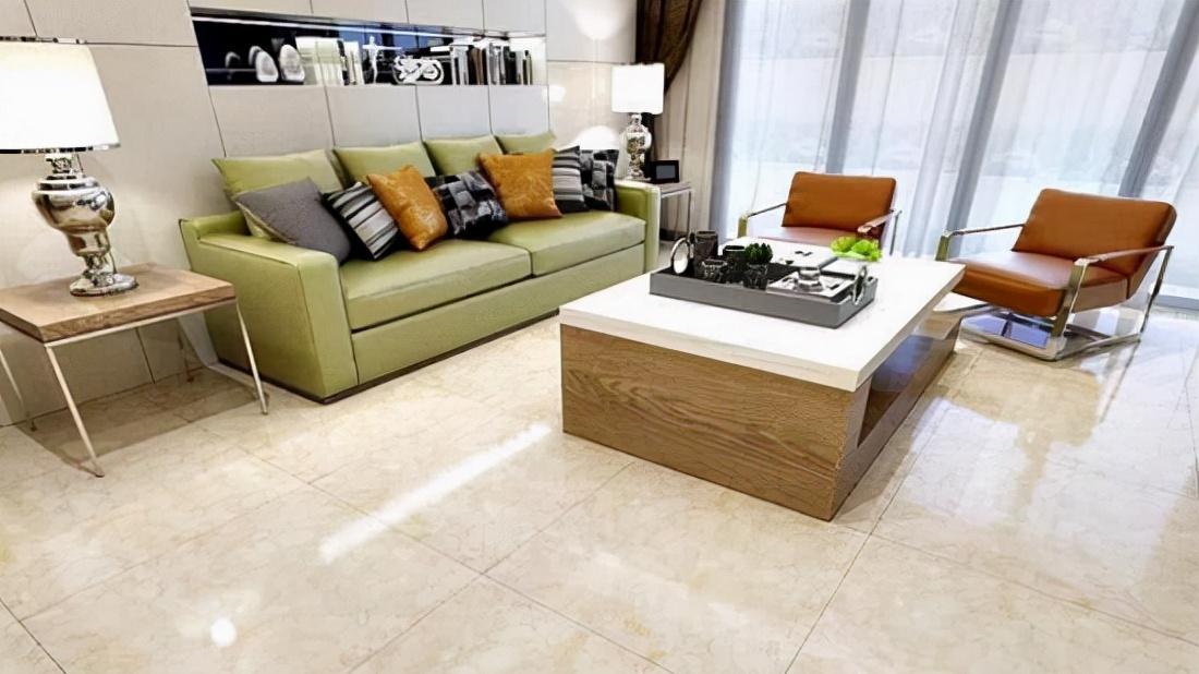 装修时将木地板换成了瓷砖，没想到有了孩子后，马上就后悔了！