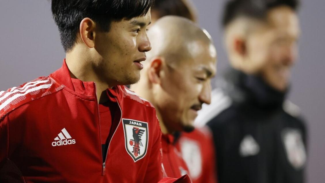 日本队|国足全力备战！两大归化球员合练，日本球星说出击败国足的方法