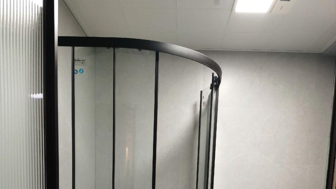 年后乔迁入住新房，放弃常规电视机选择投影仪，一家人都满意！