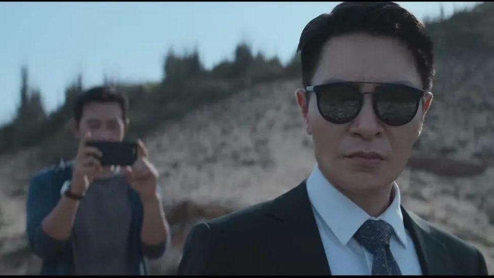 律师|庭外落水者：“被月亮逼疯”的薛东，没想到成了剧中最受喜爱的人