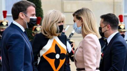 西装|乌克兰第一夫人优雅知性，粉色套装显出挺拔身姿，气韵真特别