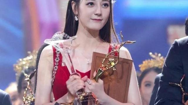 林依晨|拿了影帝影后，实际上演技非常拉垮，求求别再吹这4位演员了