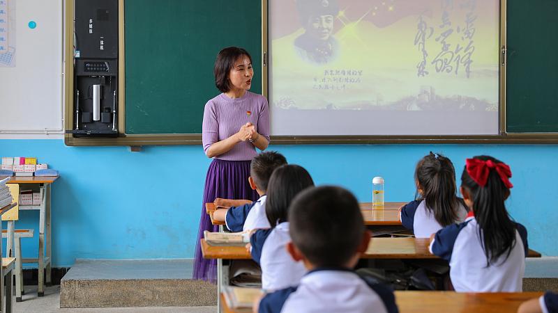 家长若有这三种不好的习惯，会带坏孩子，赶紧自查下吧！