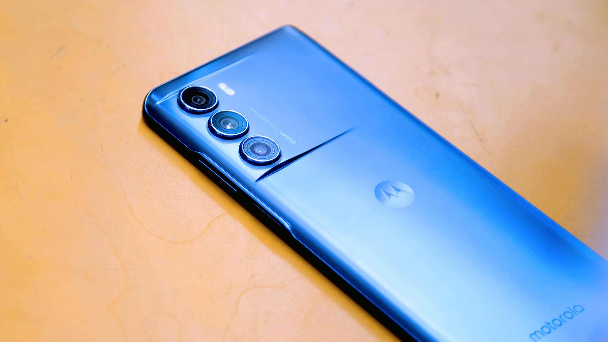 高通骁龙|骁龙888plus沦为中端机，12+256GB不到2400，还配备5000mAh大电池