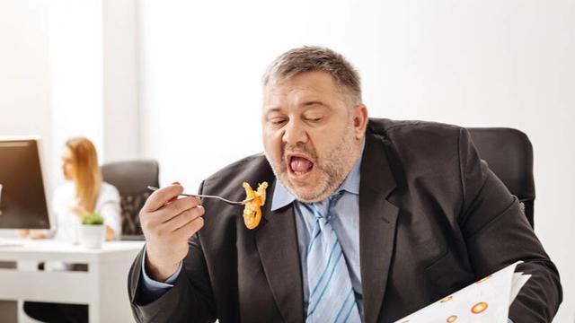 膀胱炎|夜宵当晚餐，除了血糖高，还可能有这六大危害，健康夜宵怎么吃？