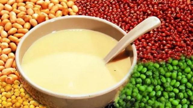 骨质疏松|掉头发的人，你知道豆浆里的6种营养素吗？喝豆浆养发护发
